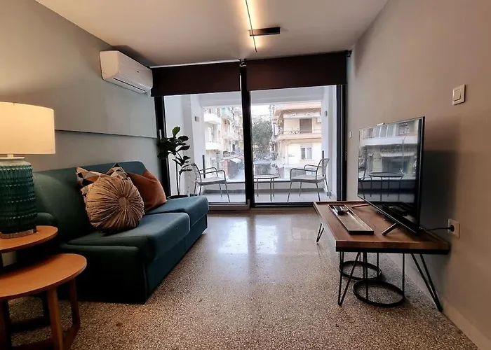 Μπροστά Στη Πλατεία Ναυαρίνου/Τσιμισκη Διαμέρισμα