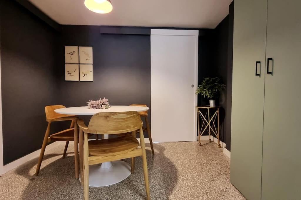 μπροστά στη πλατεία ναυαρίνου/τσιμισκη Apartment Thessaloniki