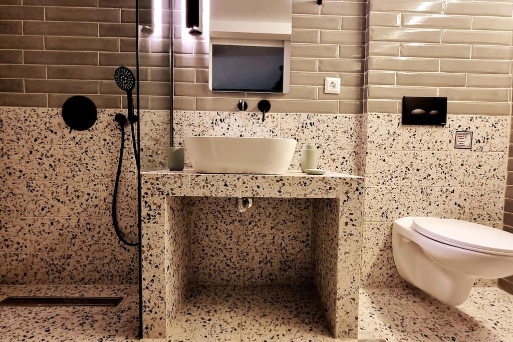 μπροστά στη πλατεία ναυαρίνου/τσιμισκη Apartment *