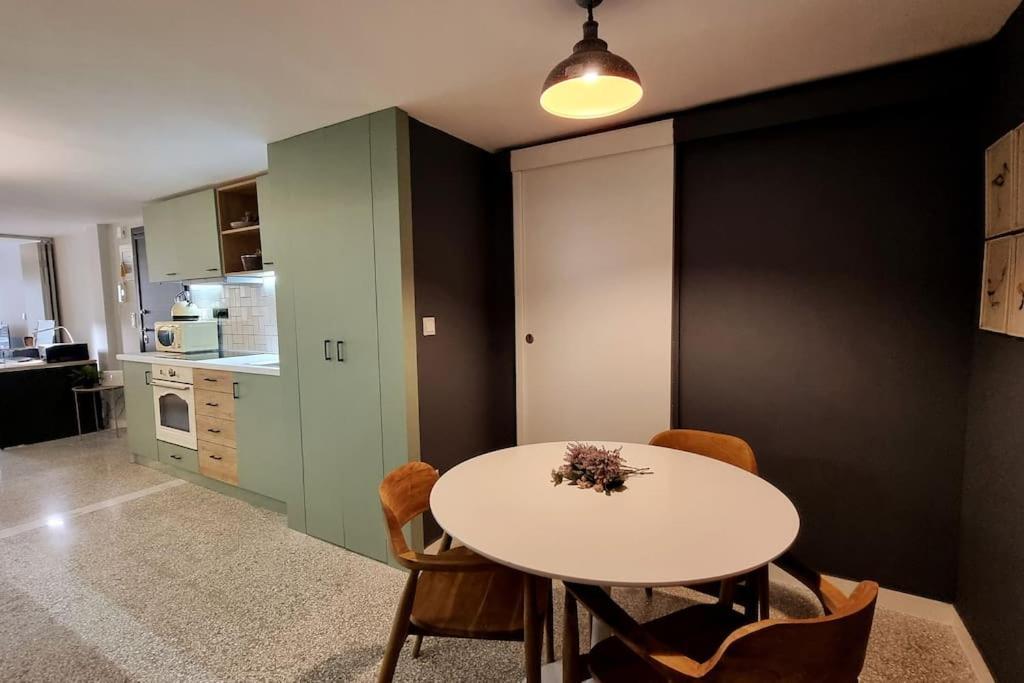μπροστά στη πλατεία ναυαρίνου/τσιμισκη Apartment