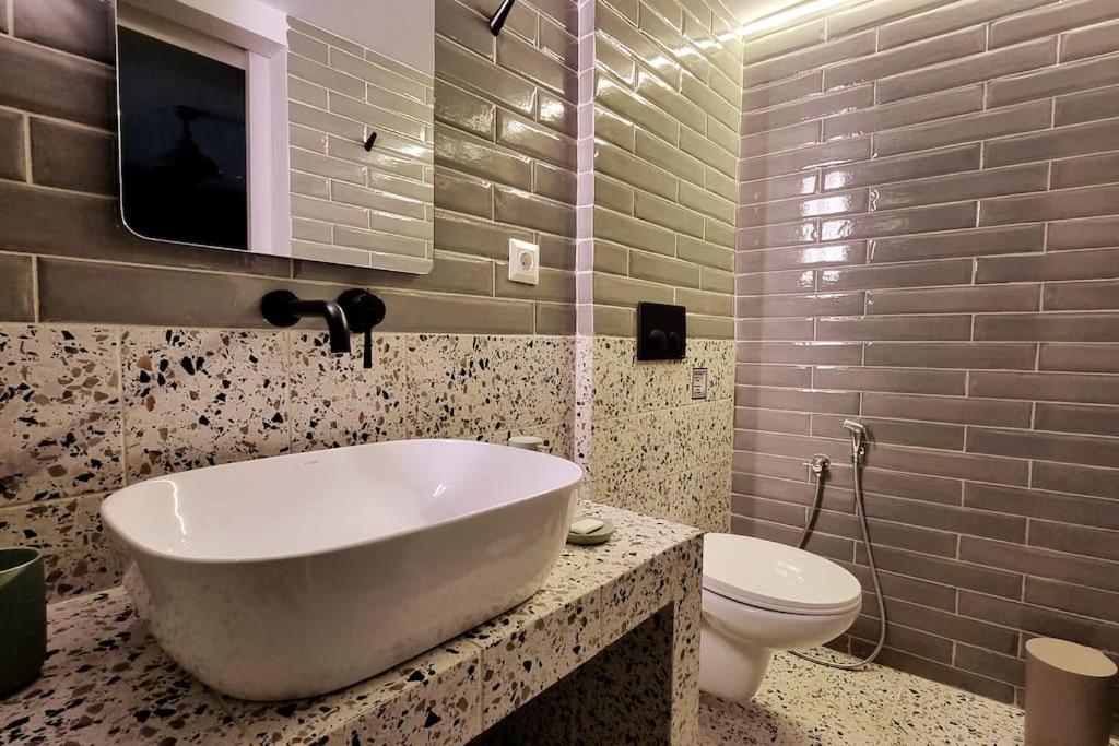 μπροστά στη πλατεία ναυαρίνου/τσιμισκη Apartment Thessaloniki