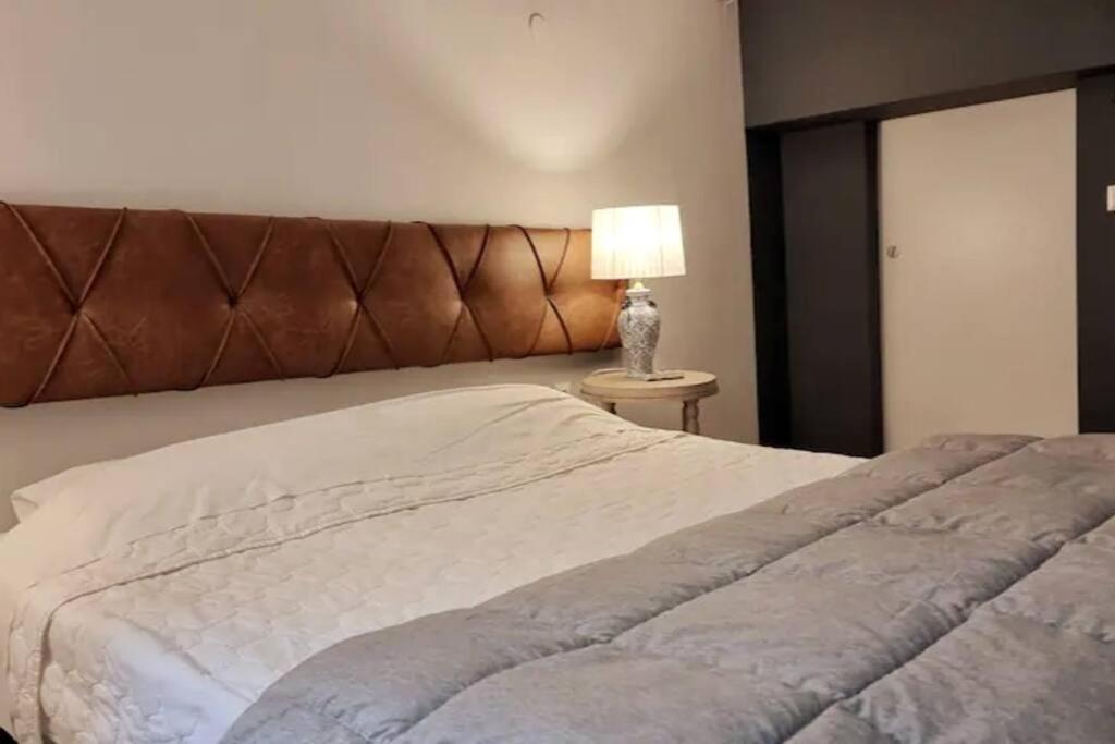 μπροστά στη πλατεία ναυαρίνου/τσιμισκη Apartment