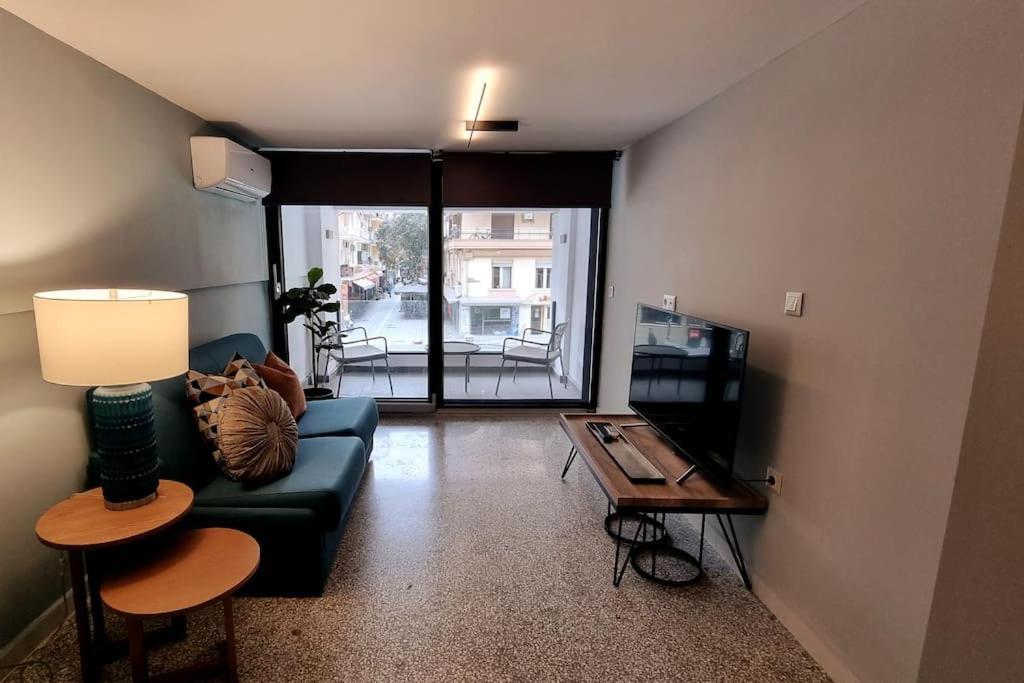 Apartment μπροστά στη πλατεία ναυαρίνου/τσιμισκη *